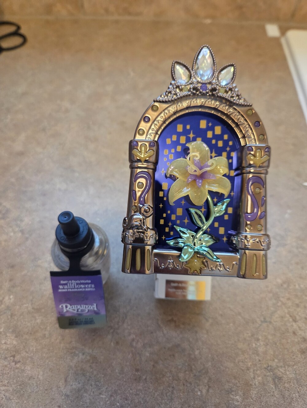 Bath & Body Works Disney Princess Rapunzel Tangled Wallflower Plug & scent bulb